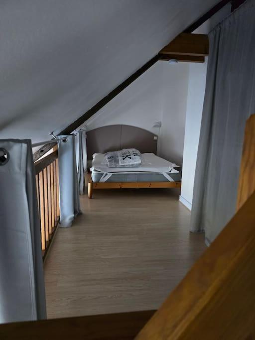 Apartment Vue En Duplex. *